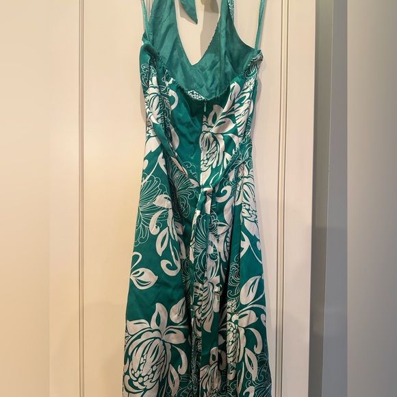 Green halter dress size small - Picture 3 of 3